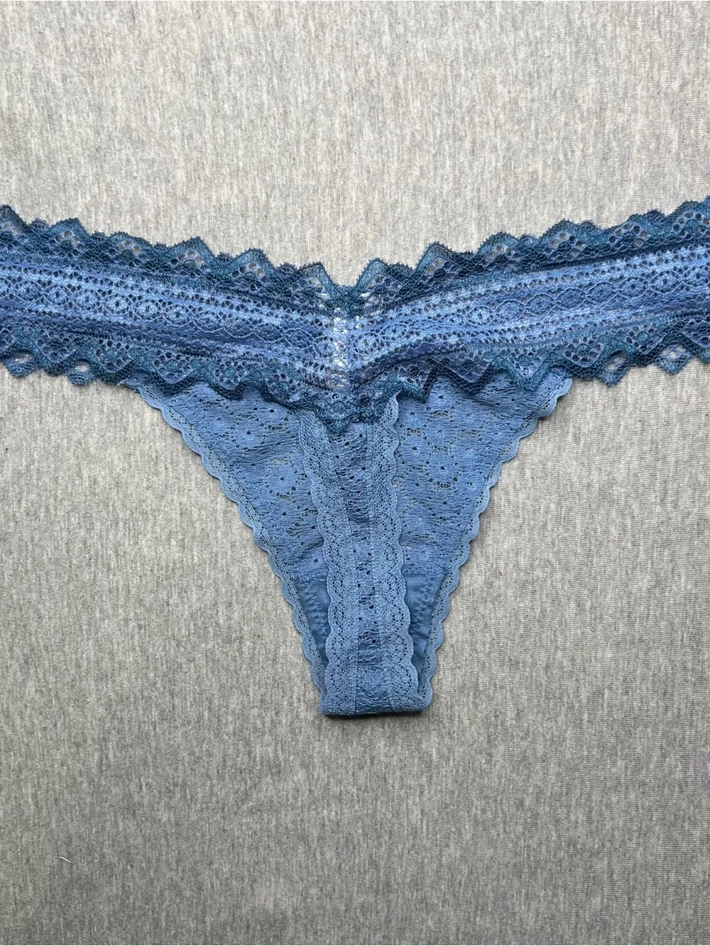 NWOT Aerie blue lace thong size small